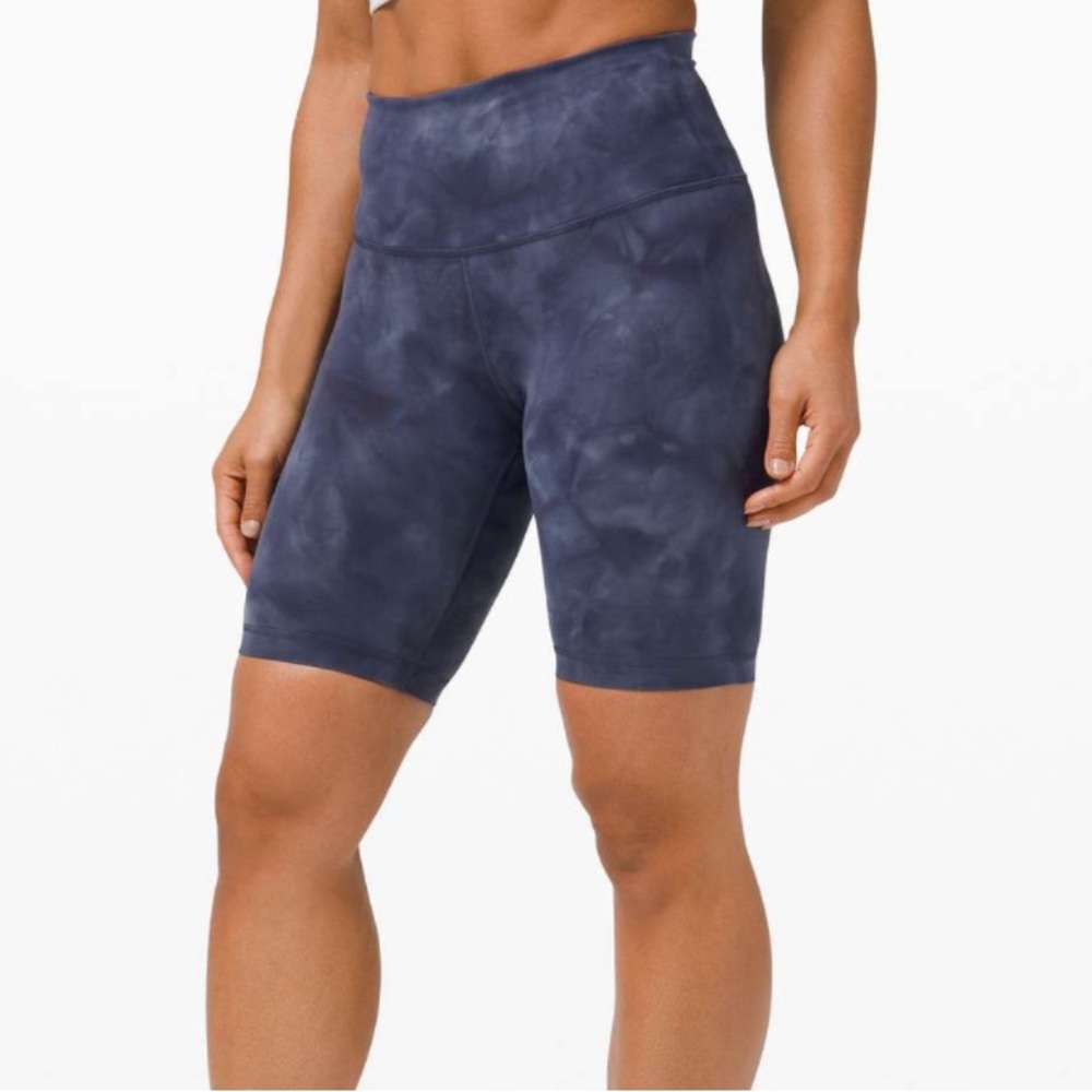 Lululemon Wunder Train High-Rise Short 8"
Diamond Dye Shade Naval Blue